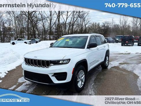 Used 2025 Jeep Grand Cherokee Laredo X AWD/4WD image 3