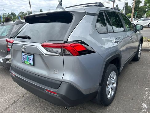 Used 2019 Toyota RAV4 LE w/ All Weather Liner Package AWD/4WD image 4