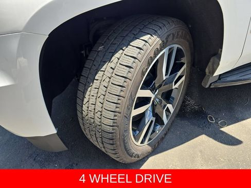 Used 2020 Chevrolet Tahoe Premier AWD/4WD image 33