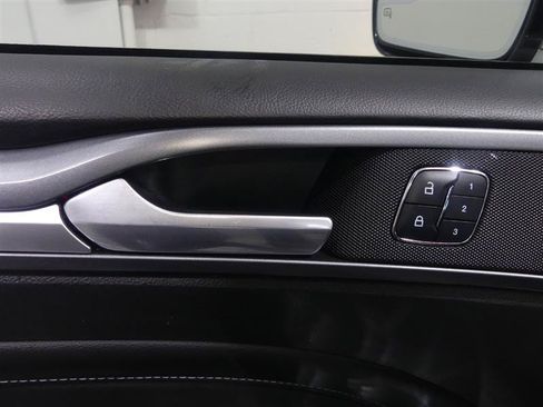 Used 2016 Ford Fusion Titanium AWD/4WD image 19