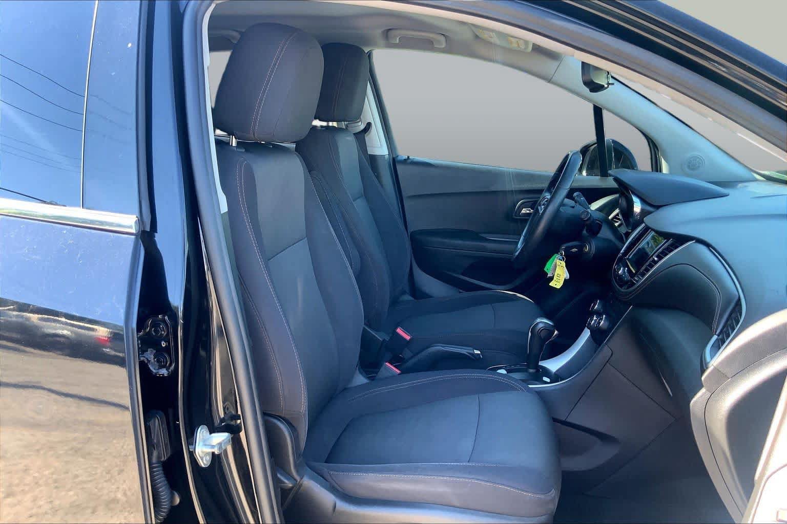 Used 2019 Chevrolet Trax LT FWD image 9