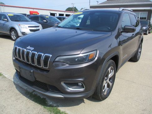 Used 2019 Jeep Cherokee Limited AWD/4WD image 2