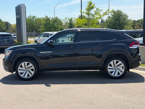 Used 2022 Volkswagen Atlas Cross Sport SE AWD/4WD image 3