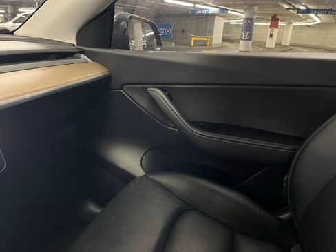 Used 2021 Tesla Model Y Long Range image 27