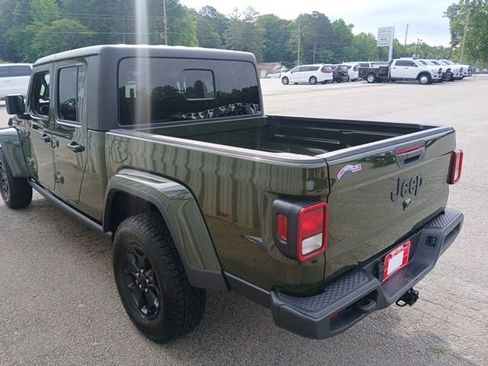 Used 2022 Jeep Gladiator Sport AWD/4WD image 6