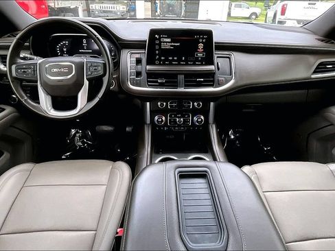 Used 2023 GMC Yukon SLT AWD/4WD image 9