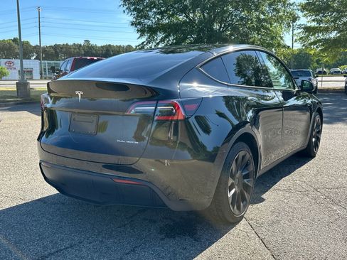 Used 2021 Tesla Model Y Long Range image 5