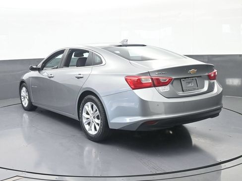 Used 2025 Chevrolet Malibu LT FWD image 4