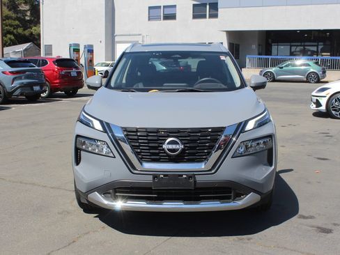 Used 2023 Nissan Rogue Platinum w/ Platinum Premium Package FWD image 4