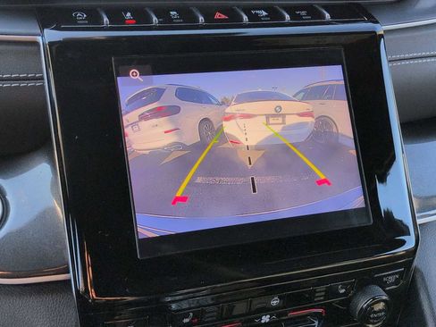 Used 2023 Jeep Grand Cherokee Altitude image 28