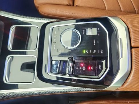 Used 2023 BMW i7 xDrive60 image 57