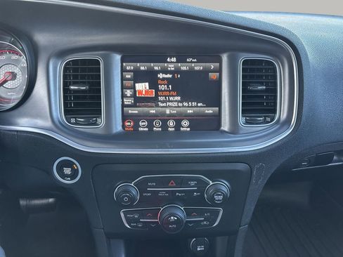 Used 2020 Dodge Charger SXT image 20