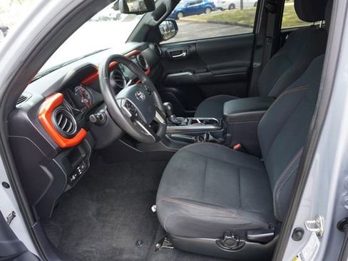 Used 2019 Toyota Tacoma TRD Sport image 29