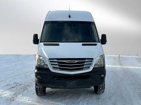 Used 2016 Freightliner Sprinter 2500 image 8