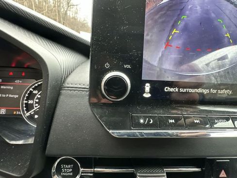 Used 2024 Mitsubishi Outlander SE image 14