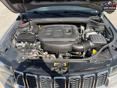 Used 2021 Jeep Grand Cherokee Laredo AWD/4WD image 21