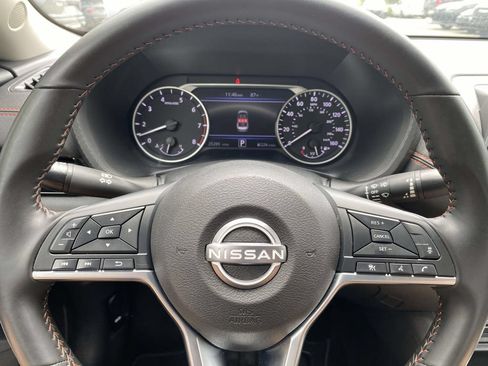 Used 2025 Nissan Sentra SR FWD image 25