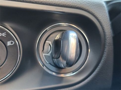 Used 2022 Porsche Macan image 31