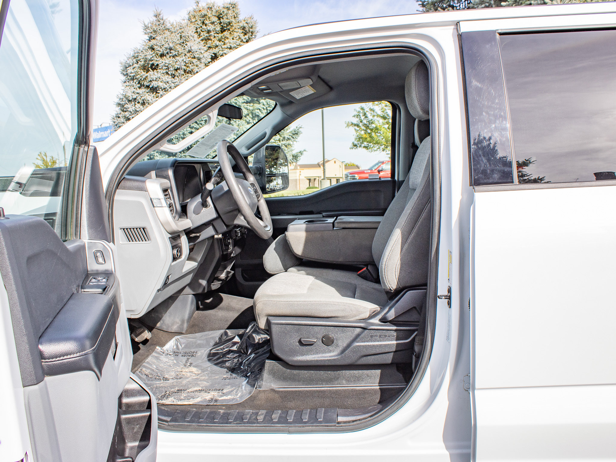 Used 2025 Ford F250 XLT AWD/4WD image 25