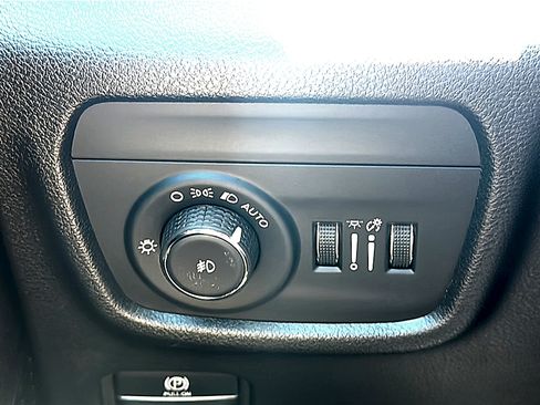 Used 2024 Jeep Grand Cherokee L Limited w/ Black Appearance Package AWD/4WD image 38