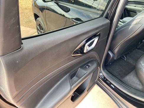 Used 2025 Jeep Compass Latitude w/ Altitude Special Edition image 16