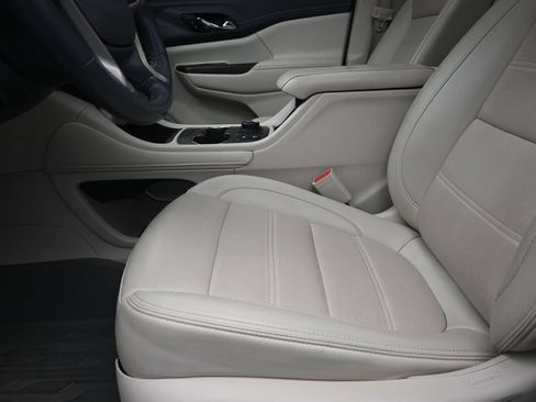 Used 2021 GMC Acadia Denali w/ Denali Technology Package FWD image 13