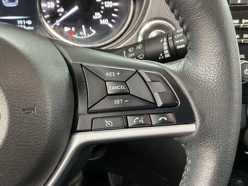 Used 2017 Nissan Rogue SV FWD image 10