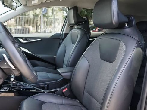 Certified 2025 Kia Niro EX FWD image 19