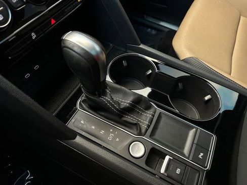 Used 2022 Volkswagen Atlas Cross Sport SE w/ Panoramic Sunroof Package image 31