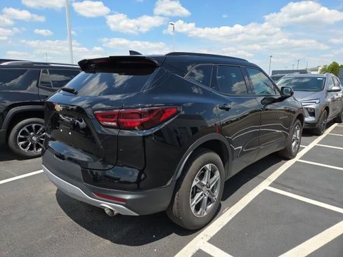 Used 2024 Chevrolet Blazer LT w/ Convenience Package FWD image 3