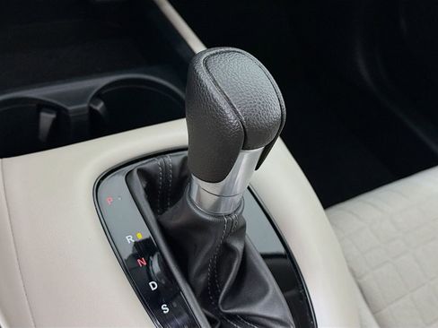Used 2024 Honda HR-V LX image 15