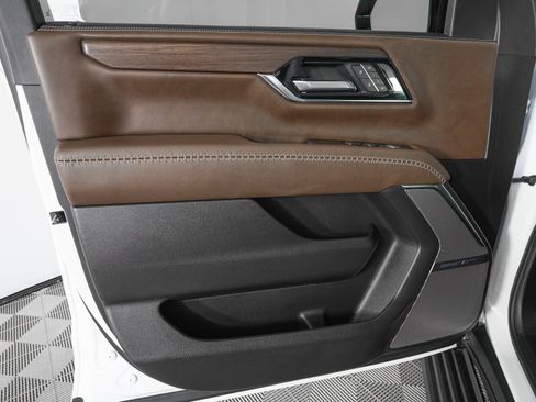 Used 2026 GMC Yukon Denali Ultimate w/ LPO, Floor Liner Package image 18