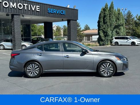 Used 2024 Nissan Altima 2.5 SV FWD image 2