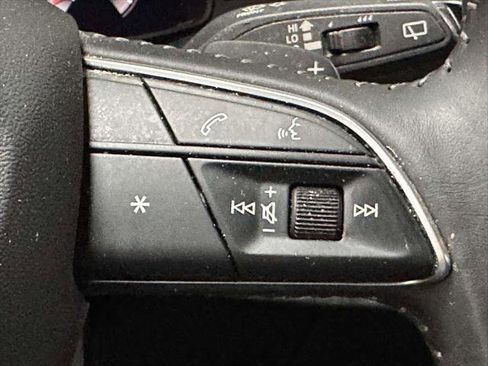 Used 2019 Audi Q8 Premium w/ Convenience Package image 27