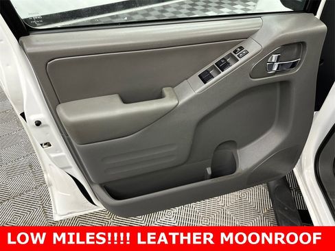 Used 2019 Nissan Frontier SL image 11