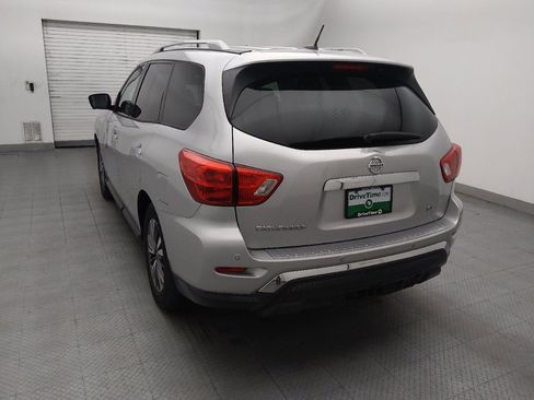 Used 2017 Nissan Pathfinder SL w/ SL Tech Package FWD image 6