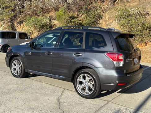 Used 2017 Subaru Forester 2.5i Touring w/ Popular Package #1 AWD/4WD image 3