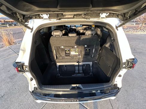 Used 2024 Toyota Sienna XSE image 28