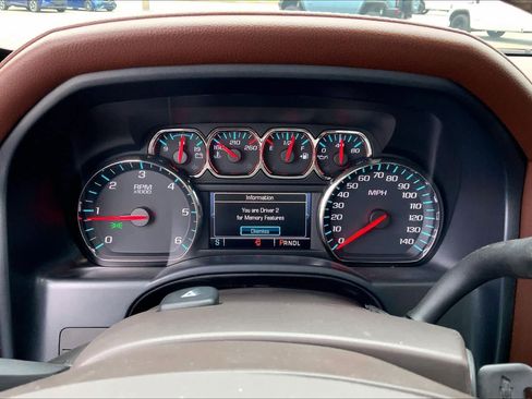 Used 2018 Chevrolet Silverado 1500 High Country image 26