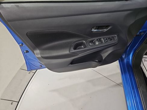 Used 2021 Nissan Versa SV FWD image 11