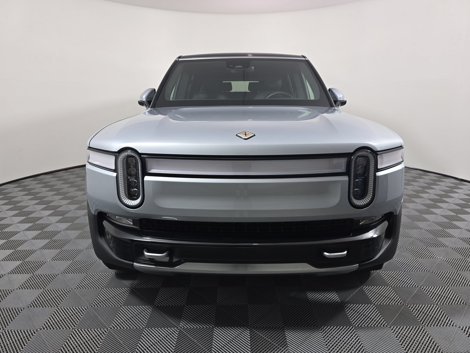 Used 2024 Rivian R1S Adventure Quad AWD/4WD image 8