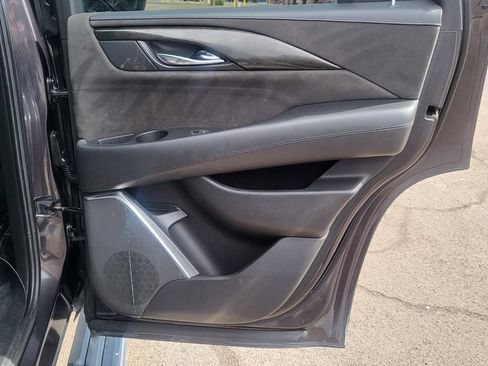 Used 2018 Cadillac Escalade Platinum AWD/4WD image 21