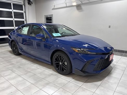 New 2026 Toyota Camry SE image 5