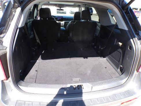 Used 2023 Ford Explorer XLT w/ Equipment Group 202A AWD/4WD image 10