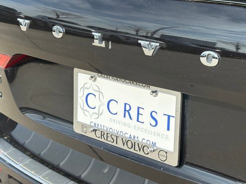 Certified 2023 Volvo XC60 B5 Ultimate w/ Climate Package image 7