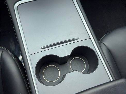 Used 2023 Tesla Model Y Long Range image 31