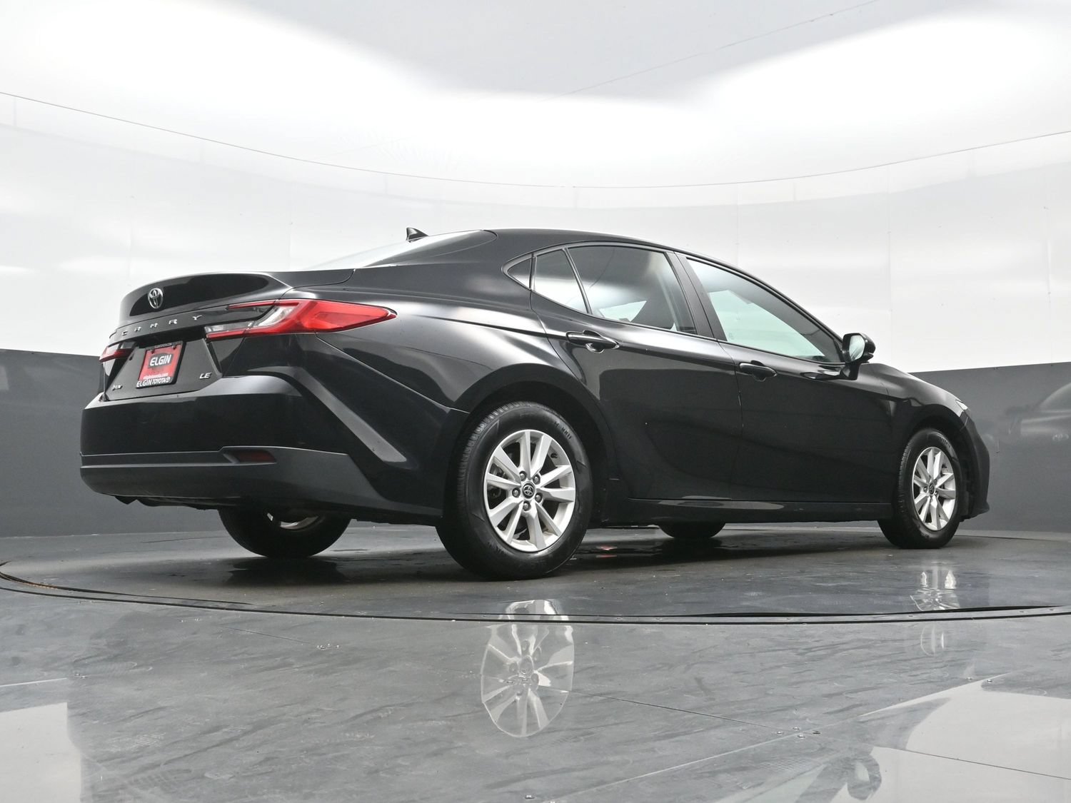 Used 2025 Toyota Camry LE FWD image 32