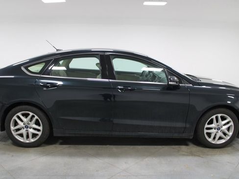 Used 2014 Ford Fusion SE FWD image 11