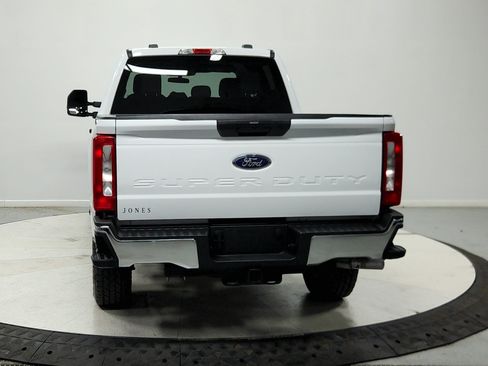 Used 2025 Ford F250 XLT w/ FX4 Off-Road Package AWD/4WD image 11