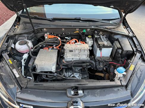 Used 2019 Volkswagen e-Golf SE w/ Driver Assistance Package image 13